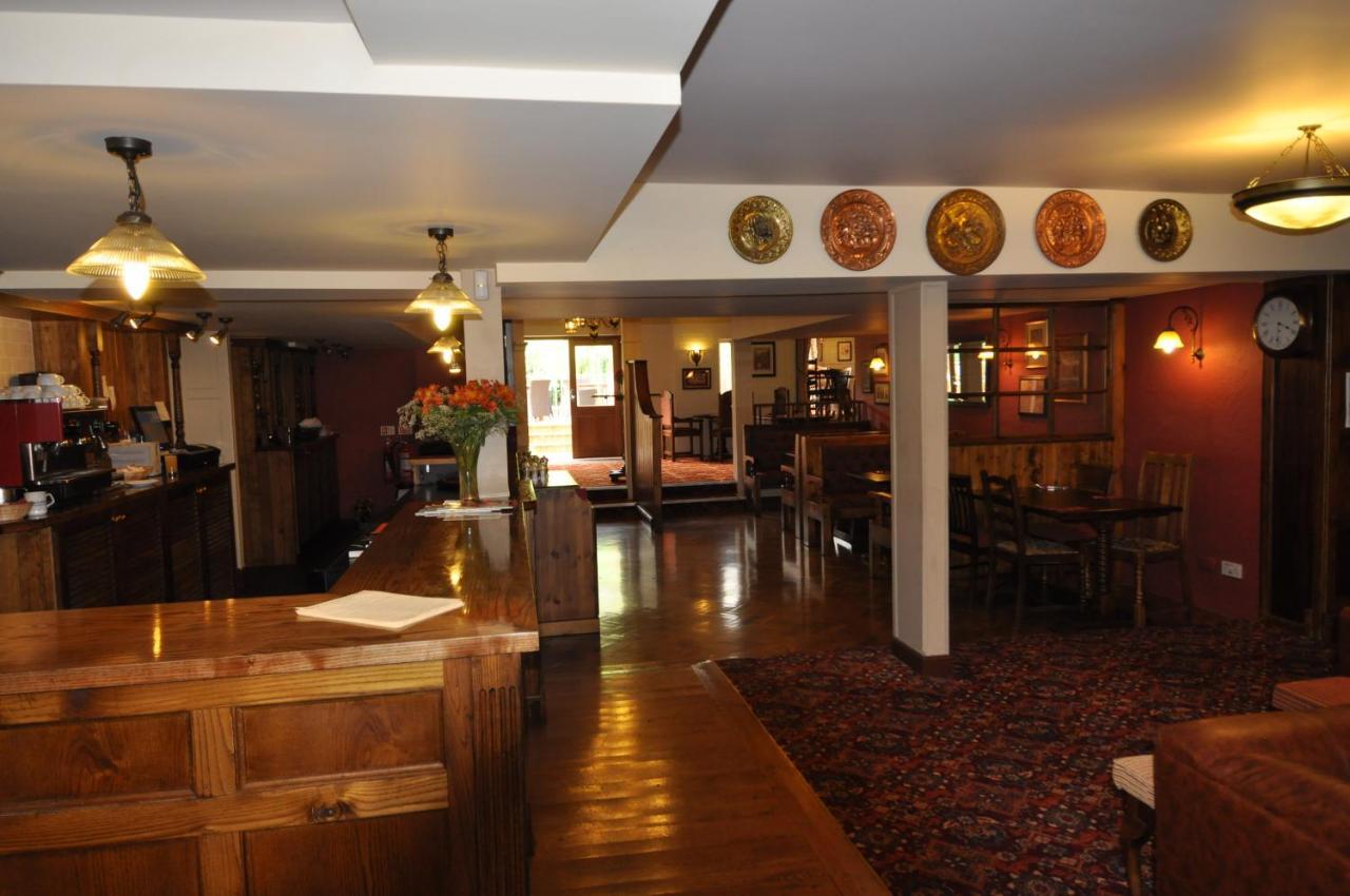 George & Falcon Hotel Warnford  Exterior photo